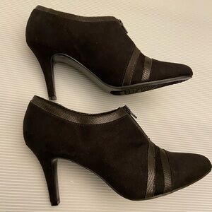 IMPO Black Heeled Ankle Bootie, 8.5M